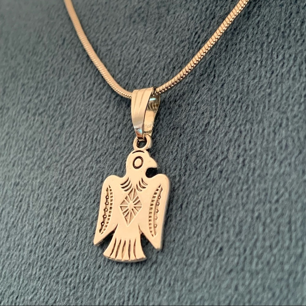 • NEW! Dainty Thunderbird Choker • - Picture 11 of 12